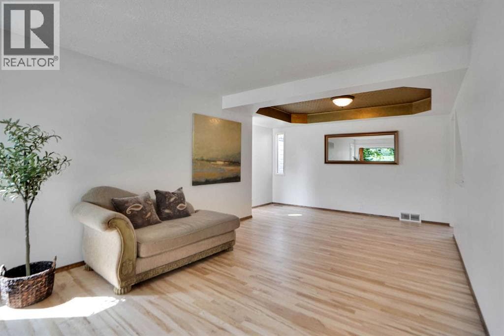 62 Macewan Park View NW — photo 3