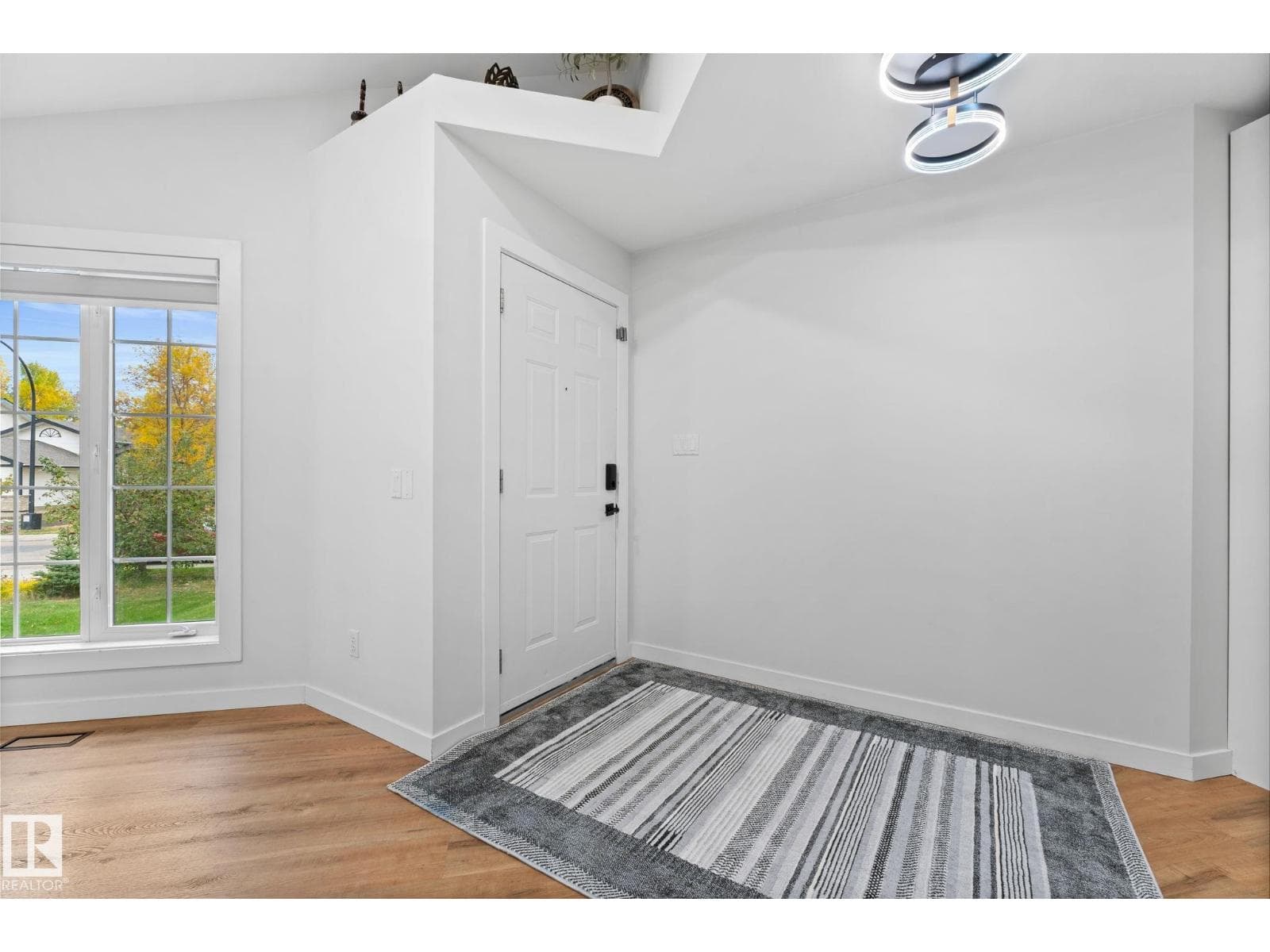 362 BLACKBURN DR SW — photo 3