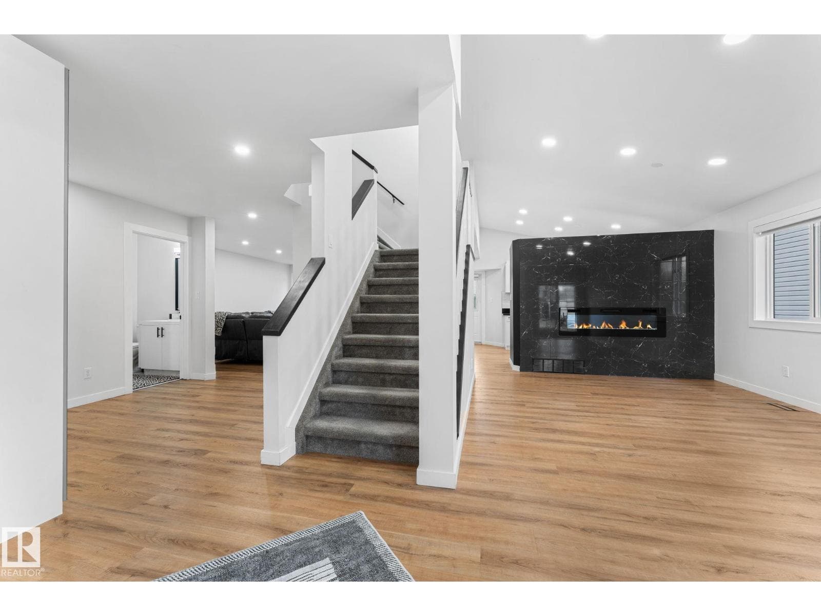 362 BLACKBURN DR SW — photo 4