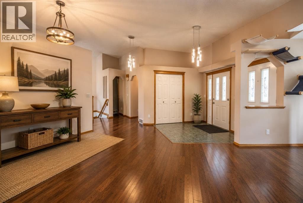 35 Maple Walk — photo 2