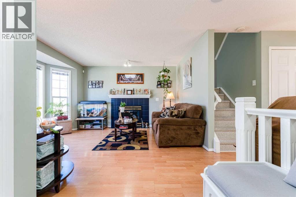 198 Somerside Park SW — photo 2