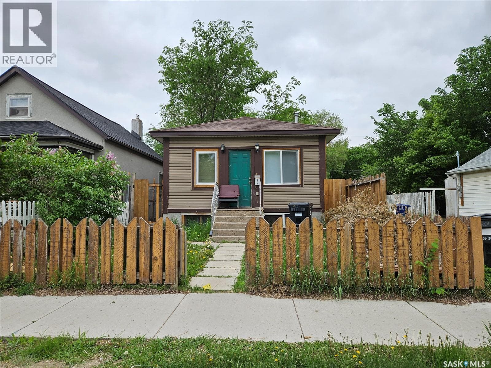 131 M AVENUE S