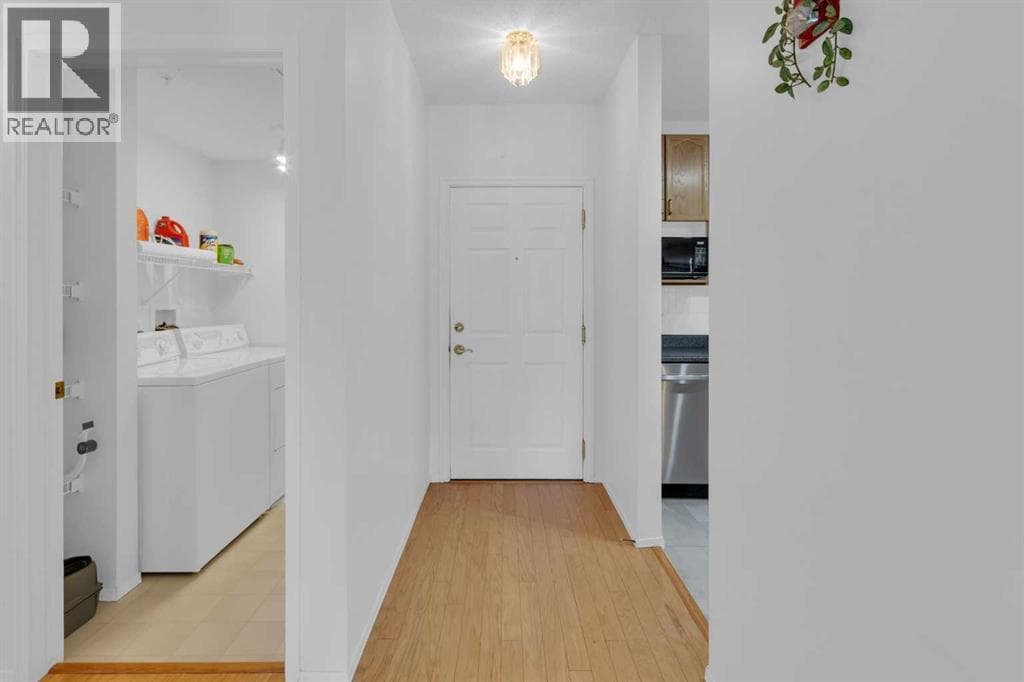 3115, 3115 Sienna Park Green SW — photo 4