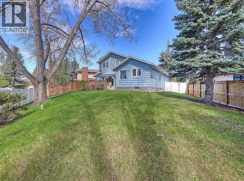 23 Lake Bonaventure Place SE — photo 2