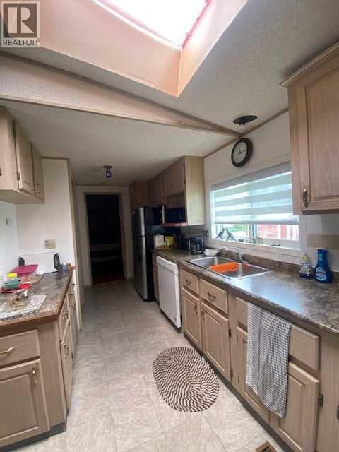 30 Lake Stafford Crescent E — photo 4