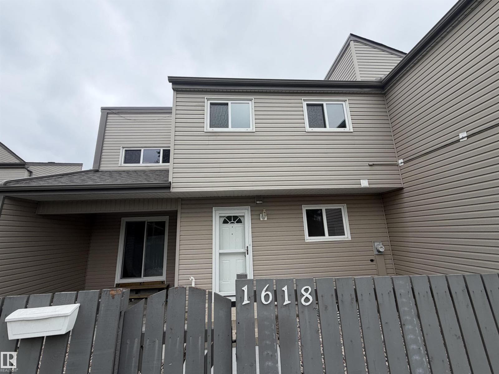 1618 Lakewood RD W NW — photo 2