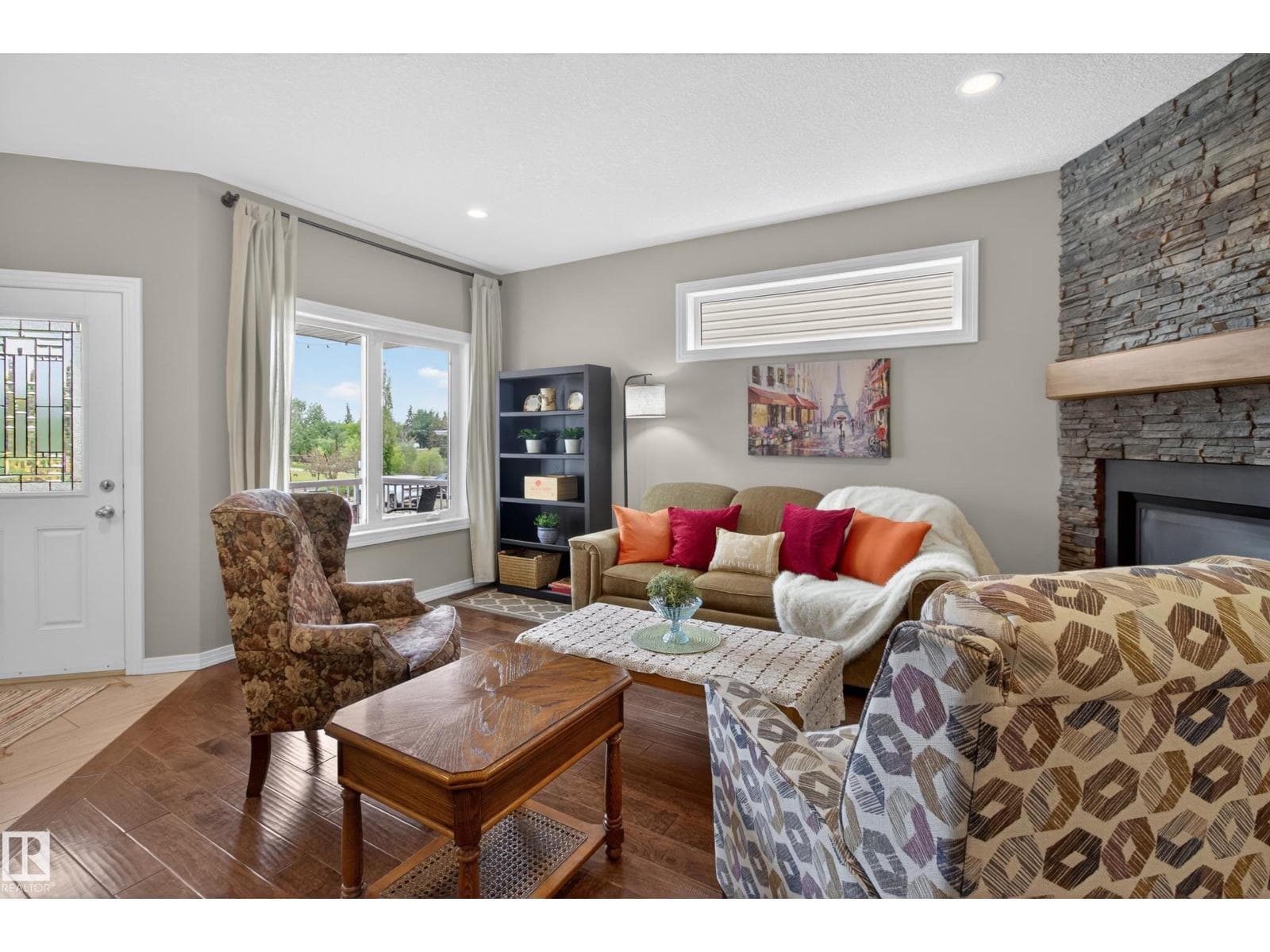 4420 48A ST — photo 3