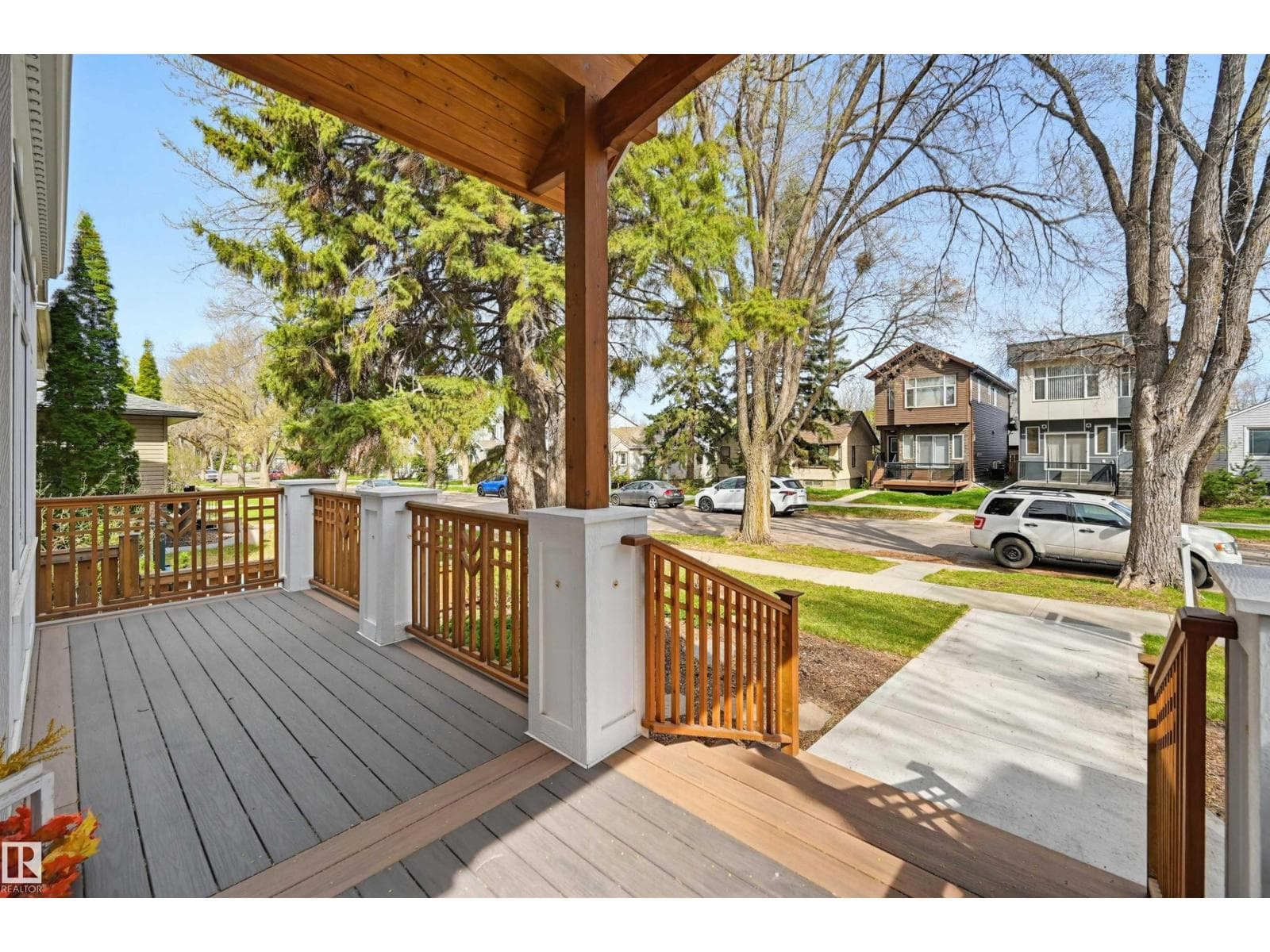 10813 74 AV NW — photo 5