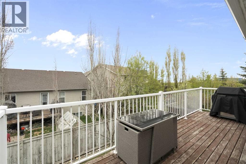 57 Thornfield Close SE — photo 5