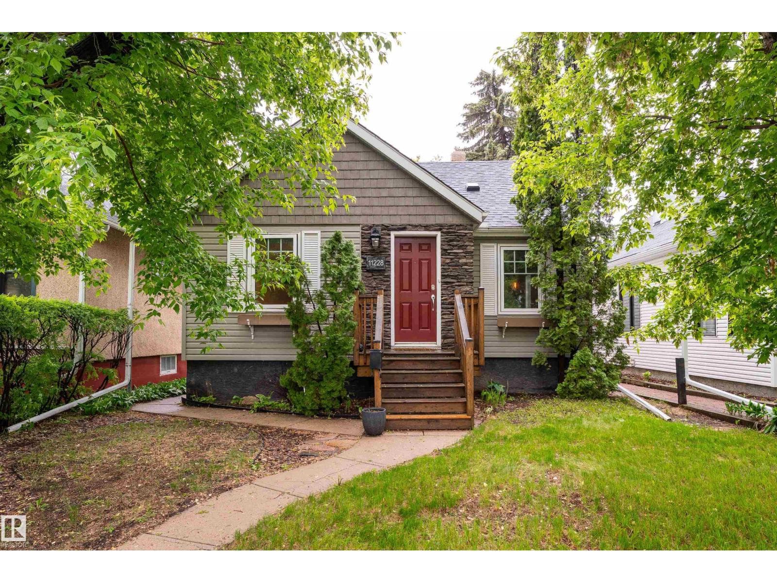 11228 67 ST NW
