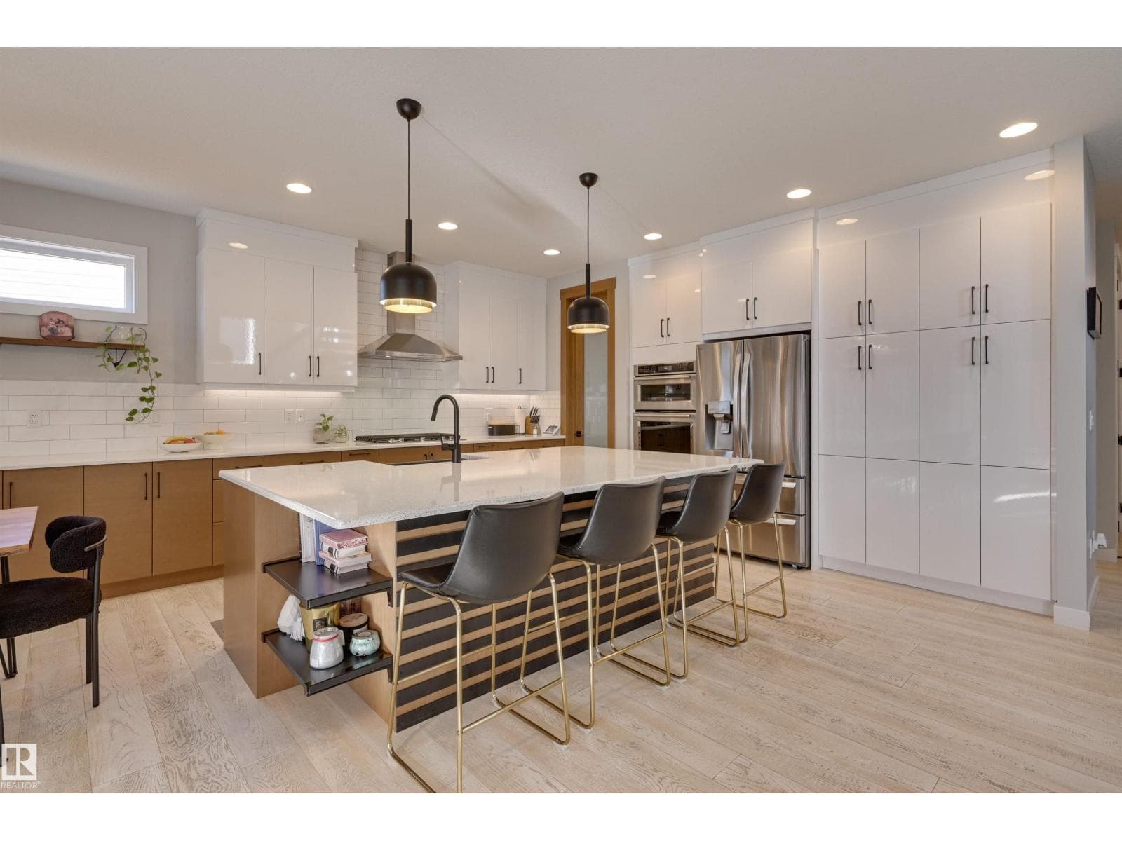 550 EAGLESON WD NW — photo 3