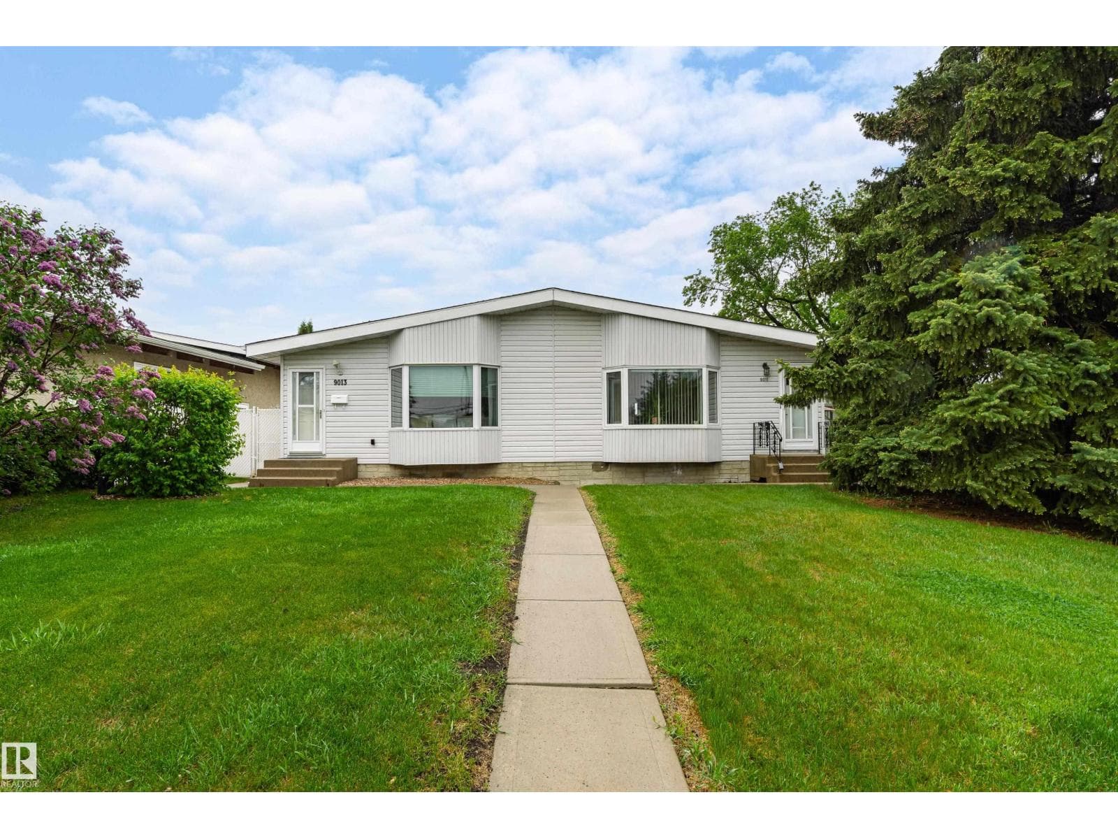 9011 60 ST NW