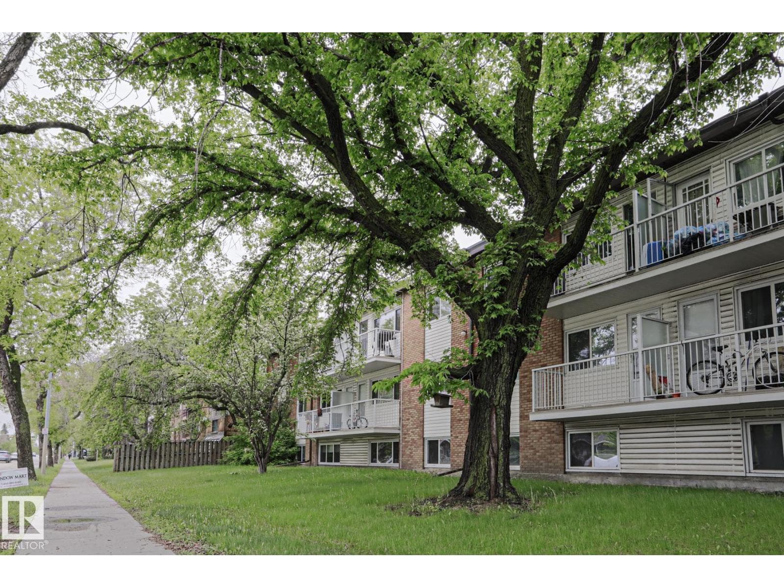 #205 14903 92 AV NW NW