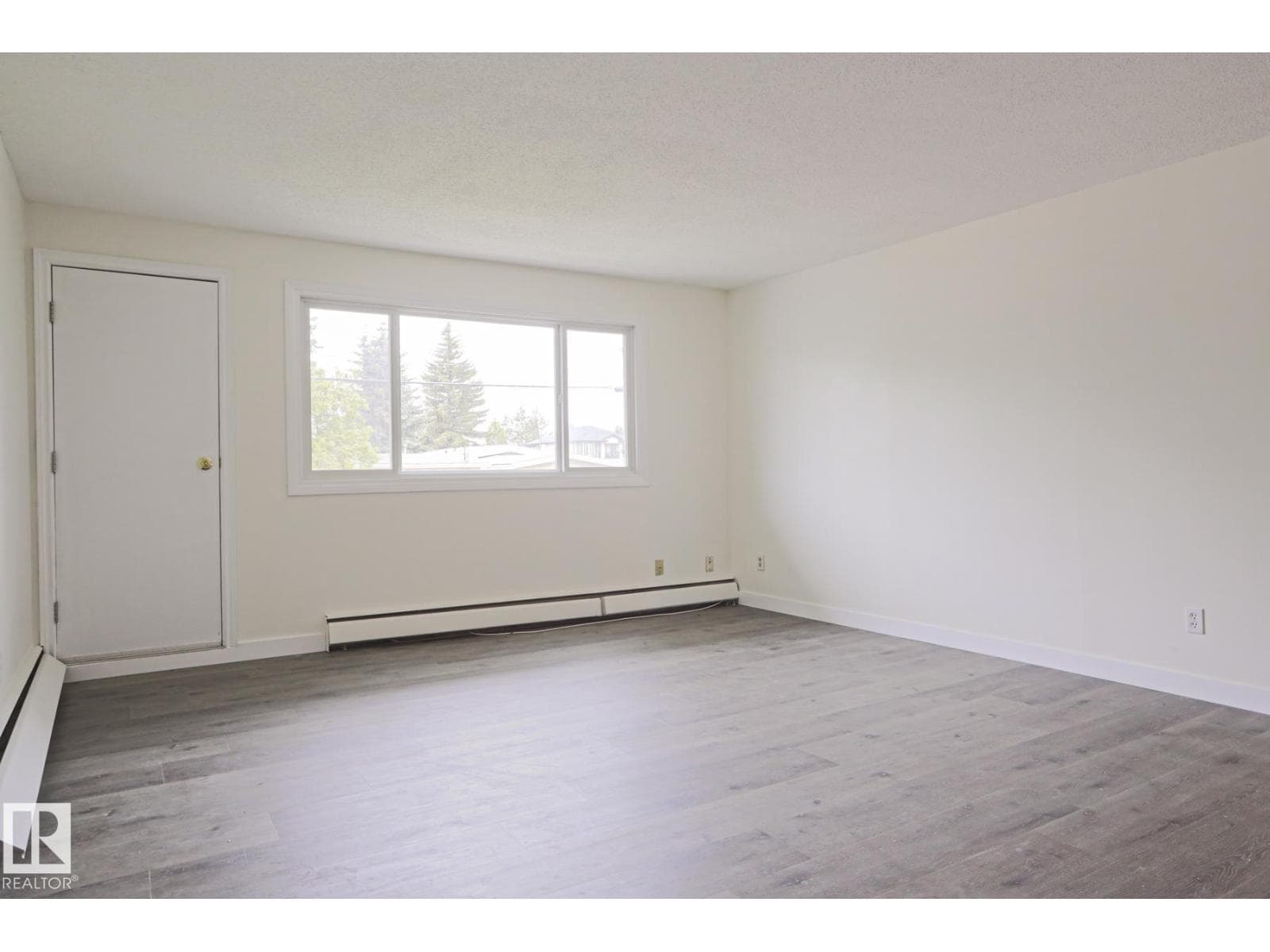 #205 14903 92 AV NW NW — photo 3