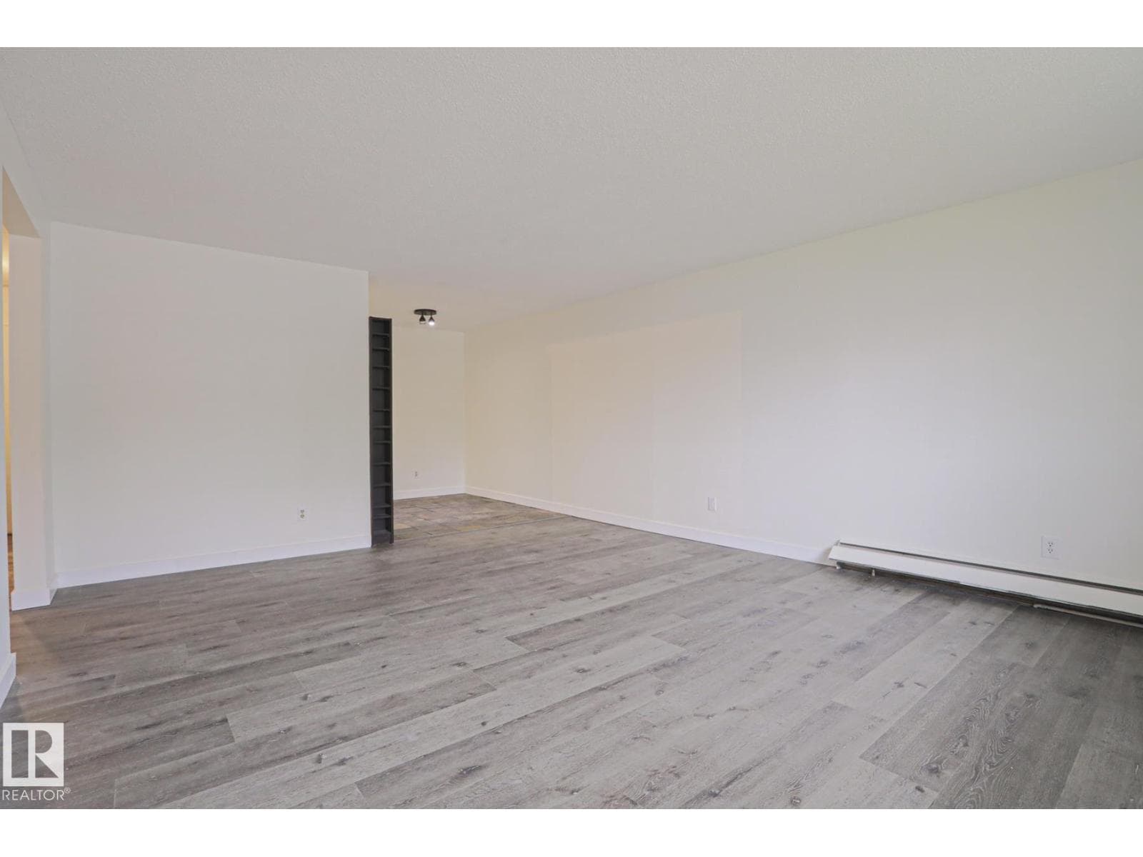 #205 14903 92 AV NW NW — photo 5