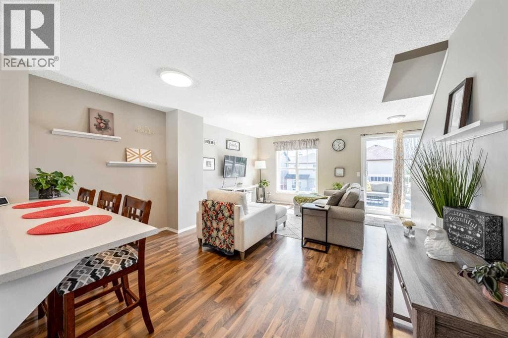 43 Toscana Gardens NW — photo 2
