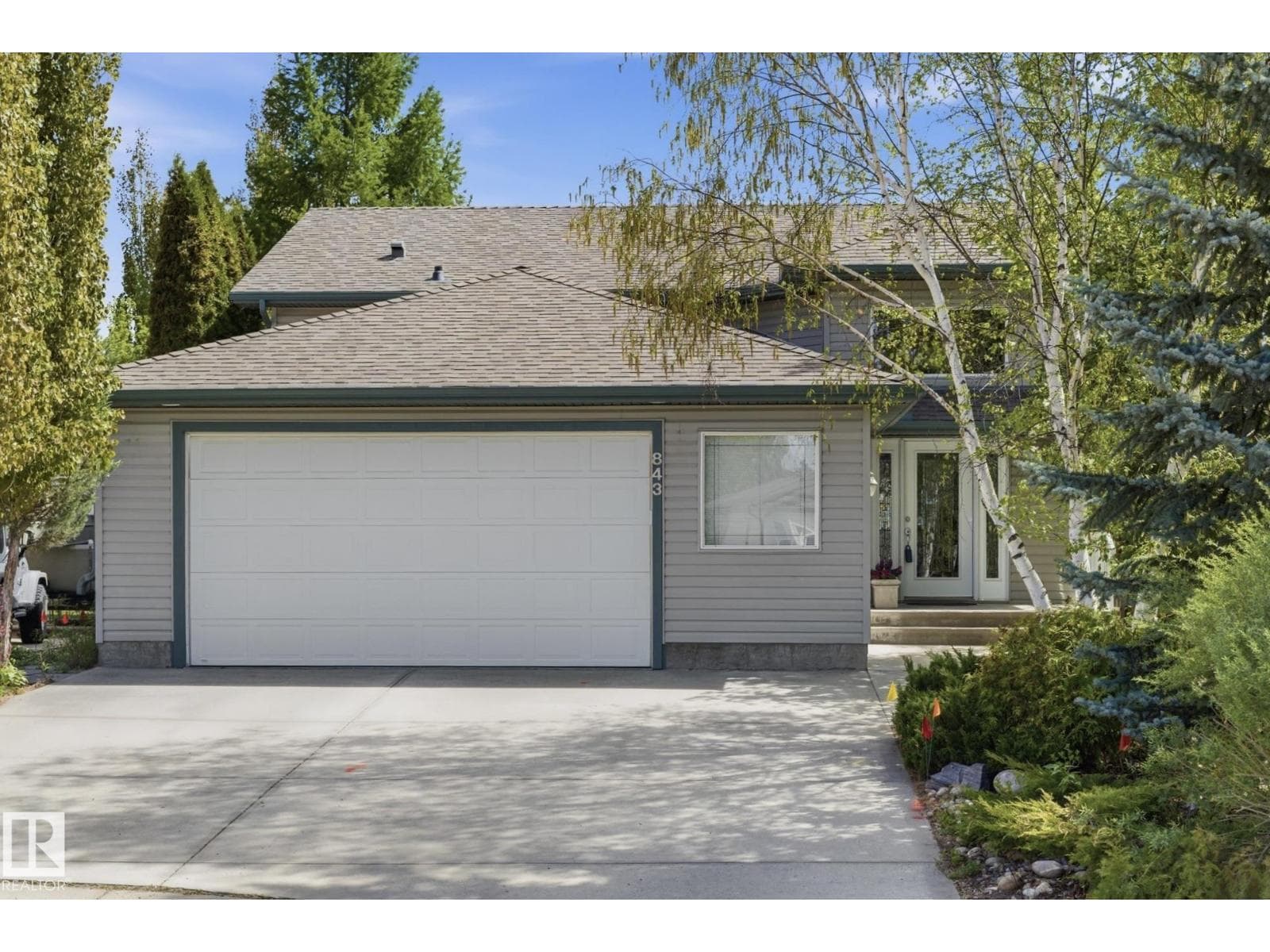 843 Oakland PL