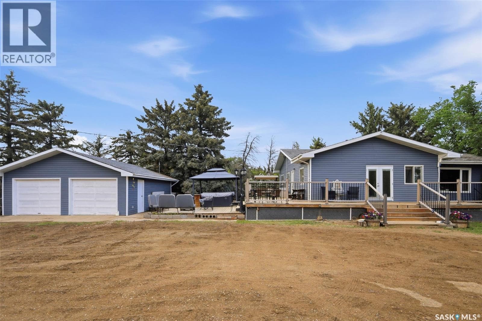Elstad Acreage