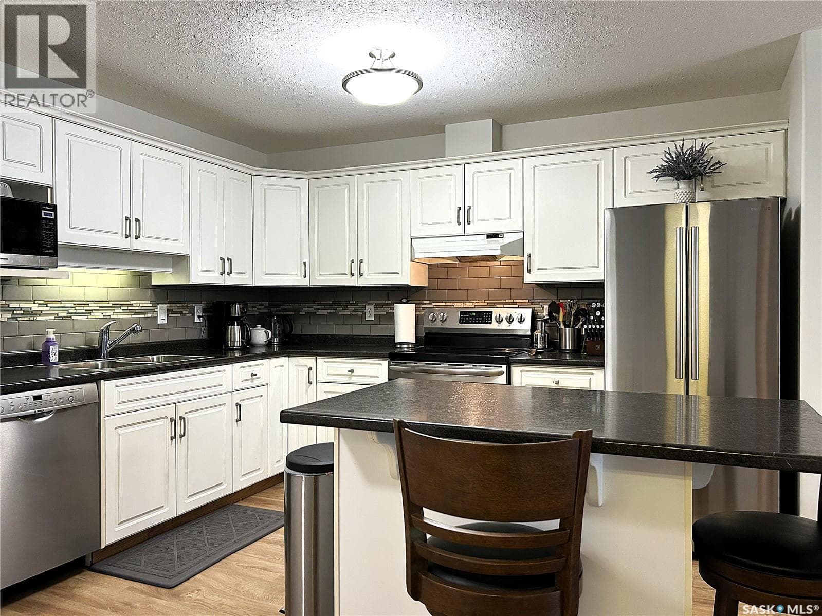 105 910 Heritage VIEW — photo 2