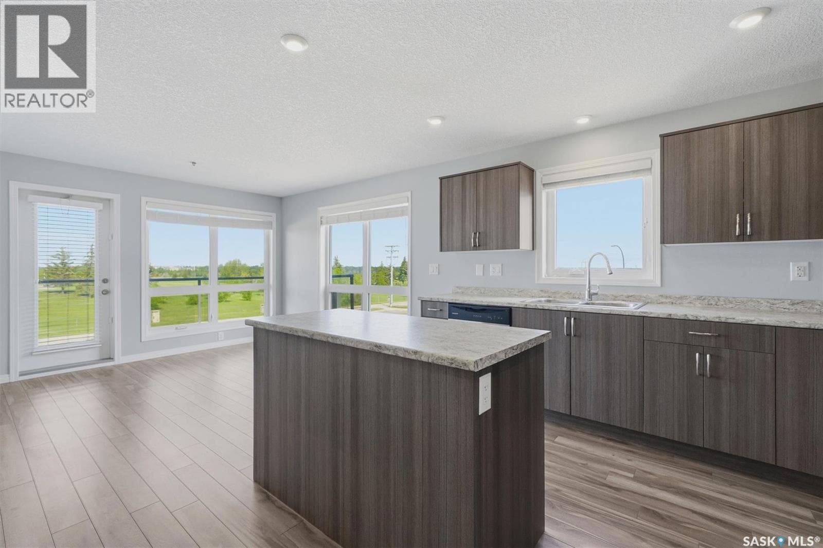 225 915 Kristjanson ROAD — photo 4