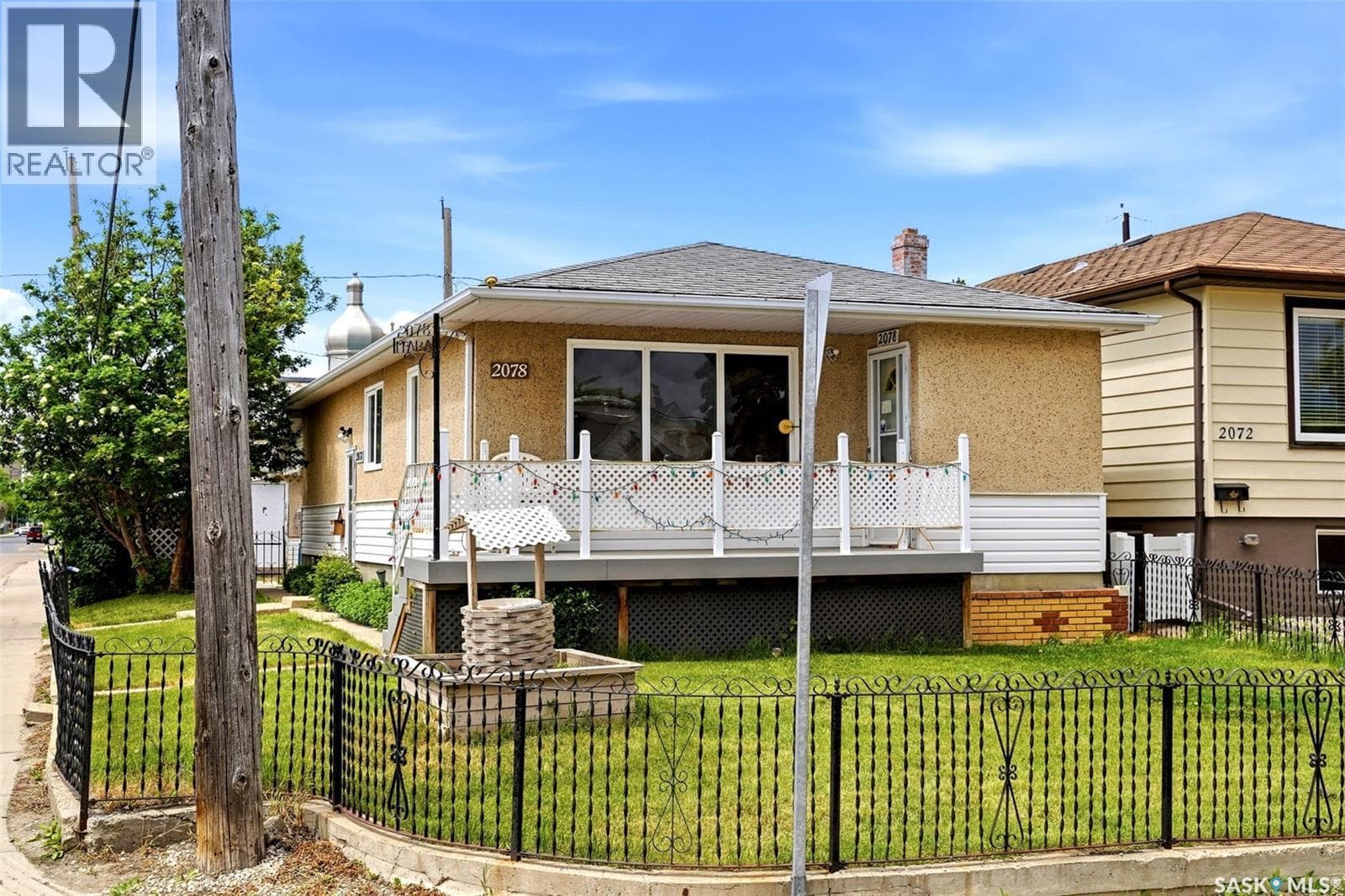 2078 McAra STREET — photo 2