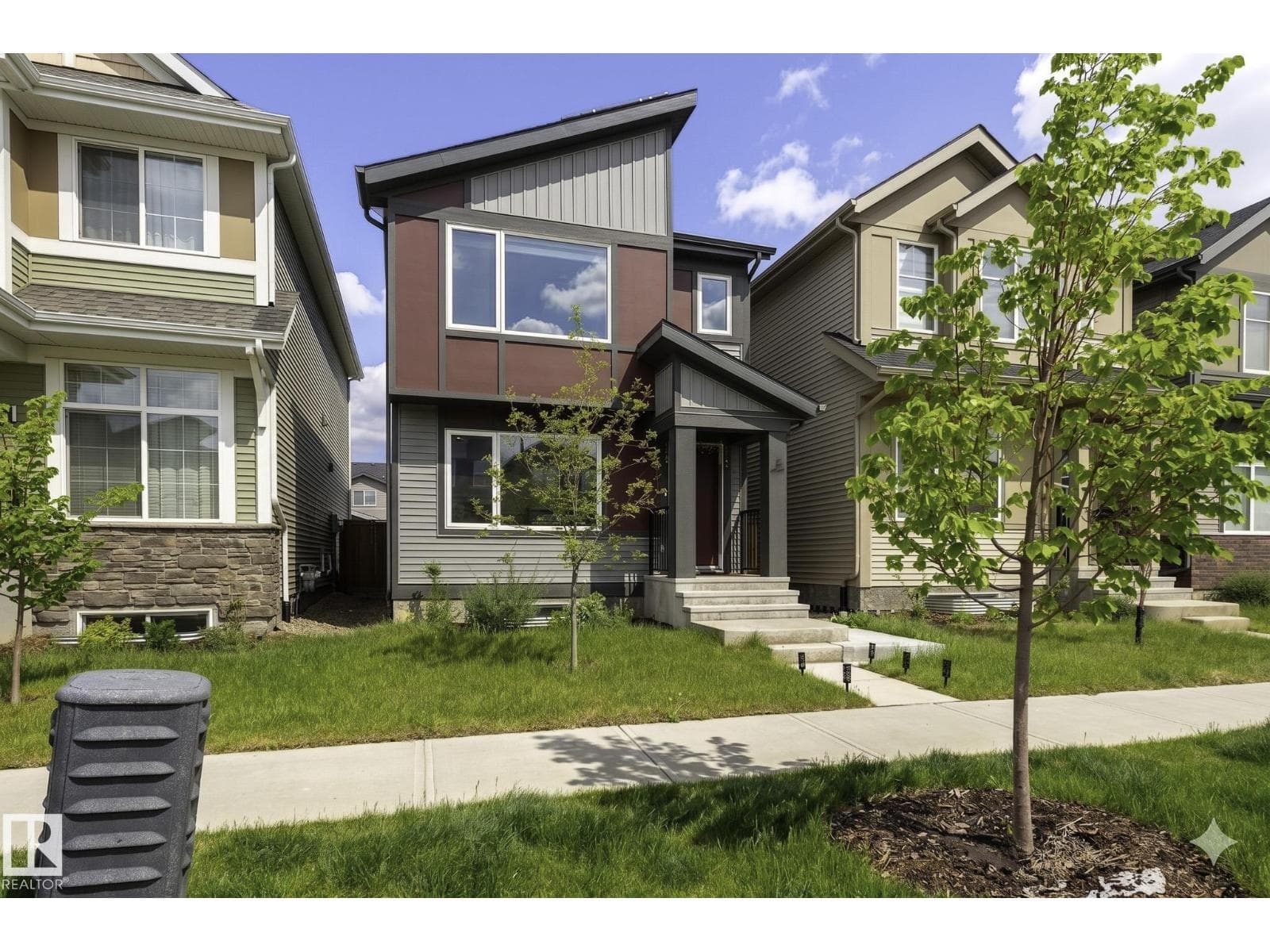 12112 35 AV SW — photo 2