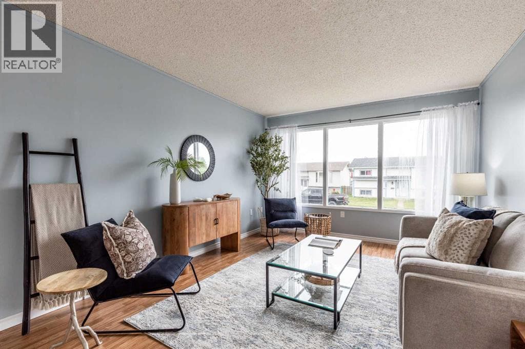 910 7 Street SE — photo 4