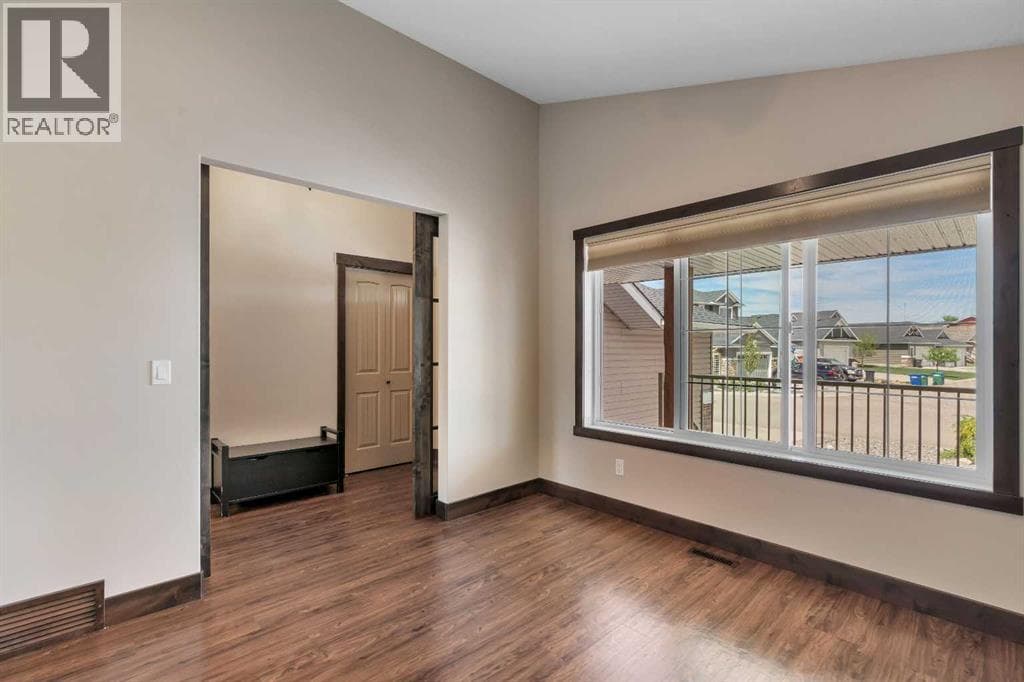 289 Riverwood Crescent — photo 3