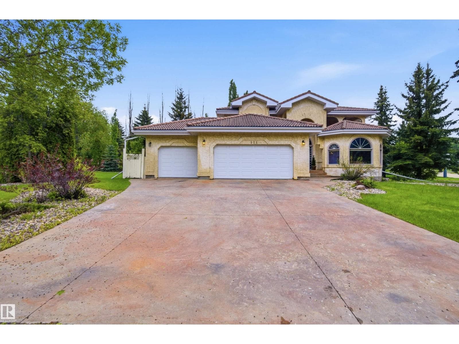 521 ESTATE DR — photo 2