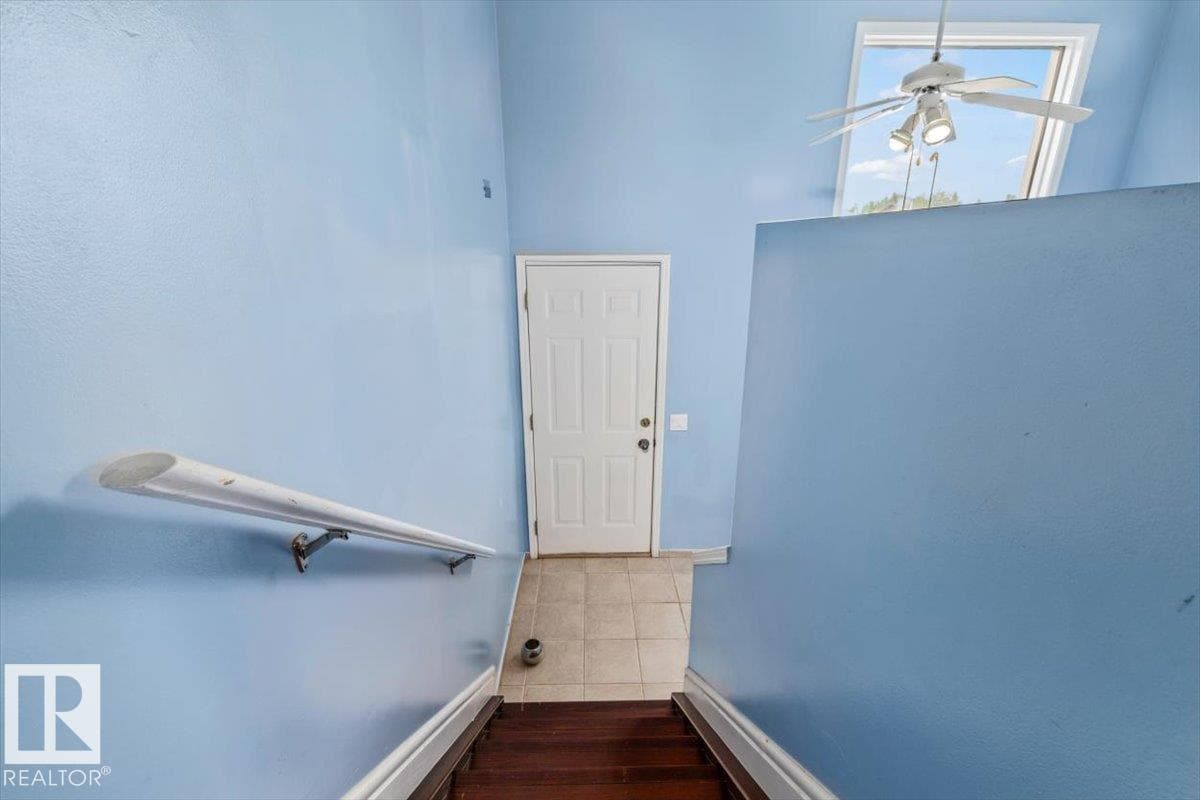 8103 154 AV NW — photo 5