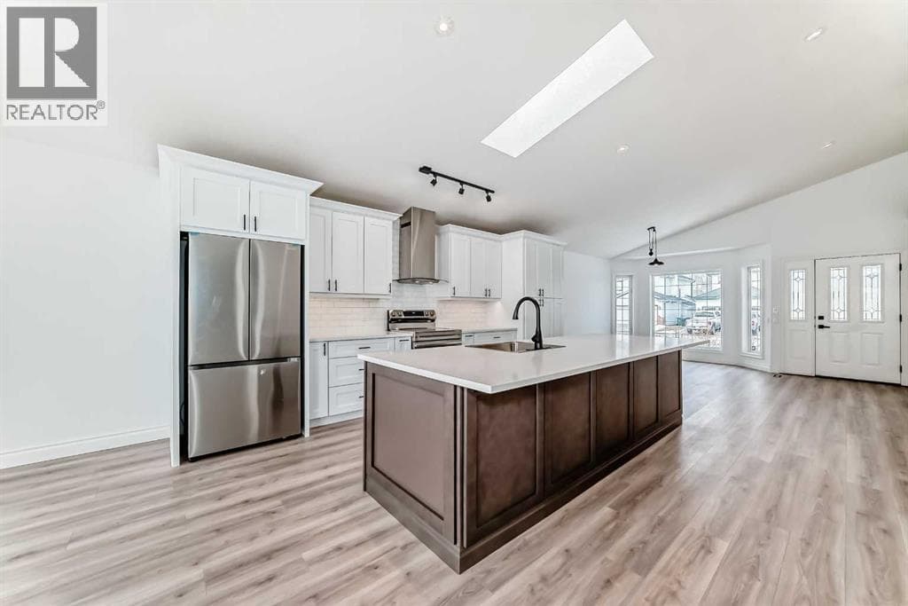 228 Woodside Crescent NW — photo 5