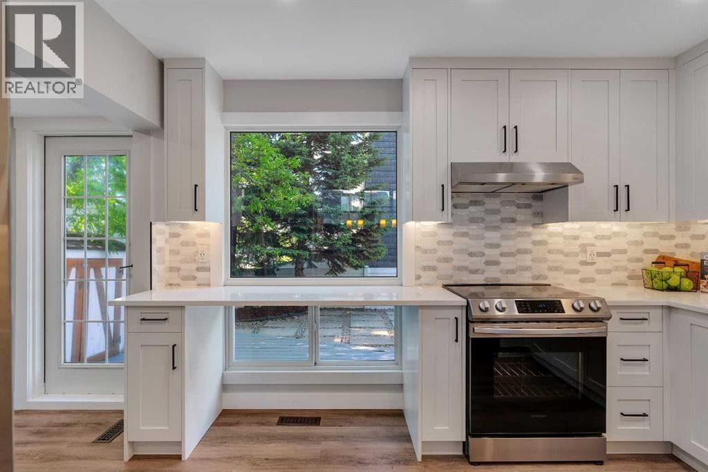 370 Brae Glen Crescent SW — photo 5