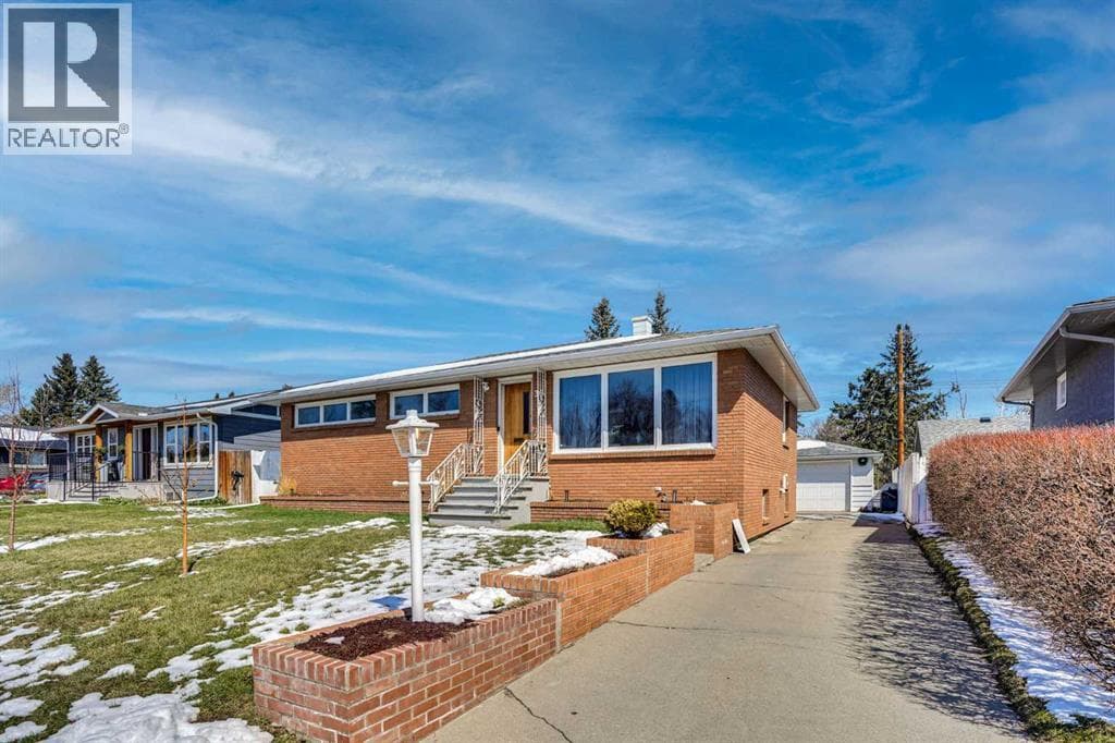 36 Malibou Road SW — photo 3