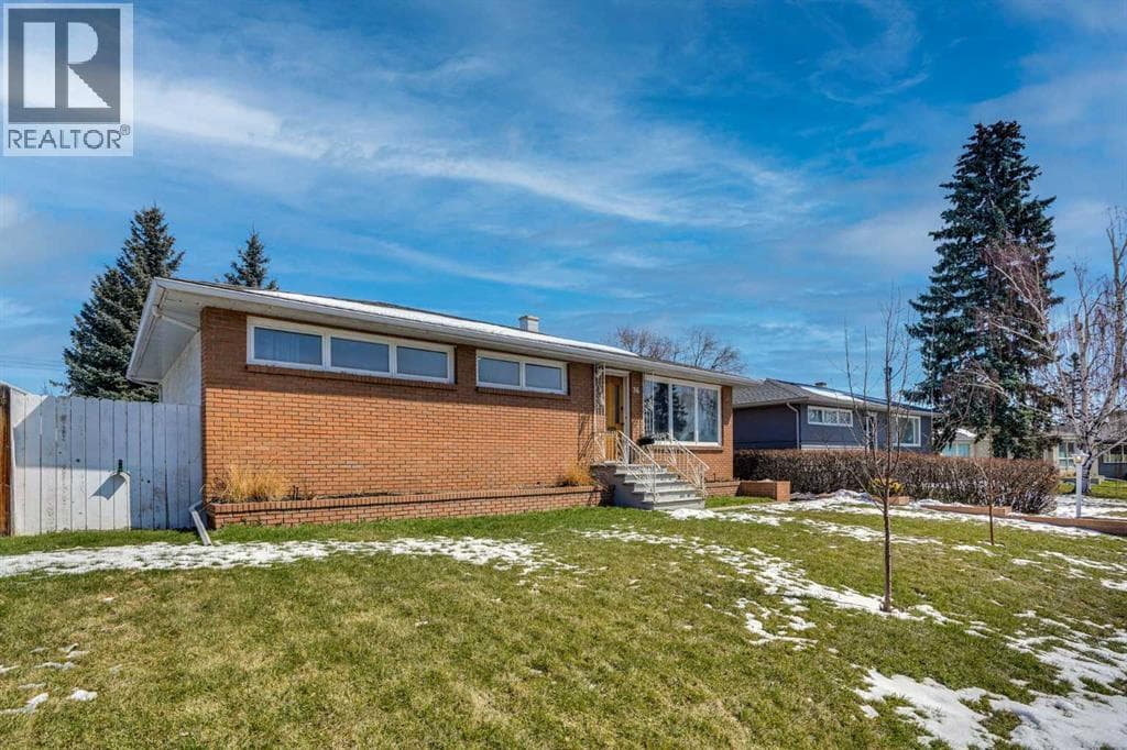 36 Malibou Road SW — photo 2