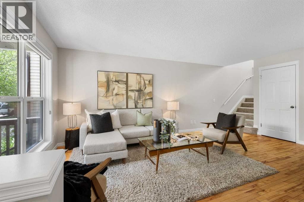 282 Prestwick Circle SE — photo 2