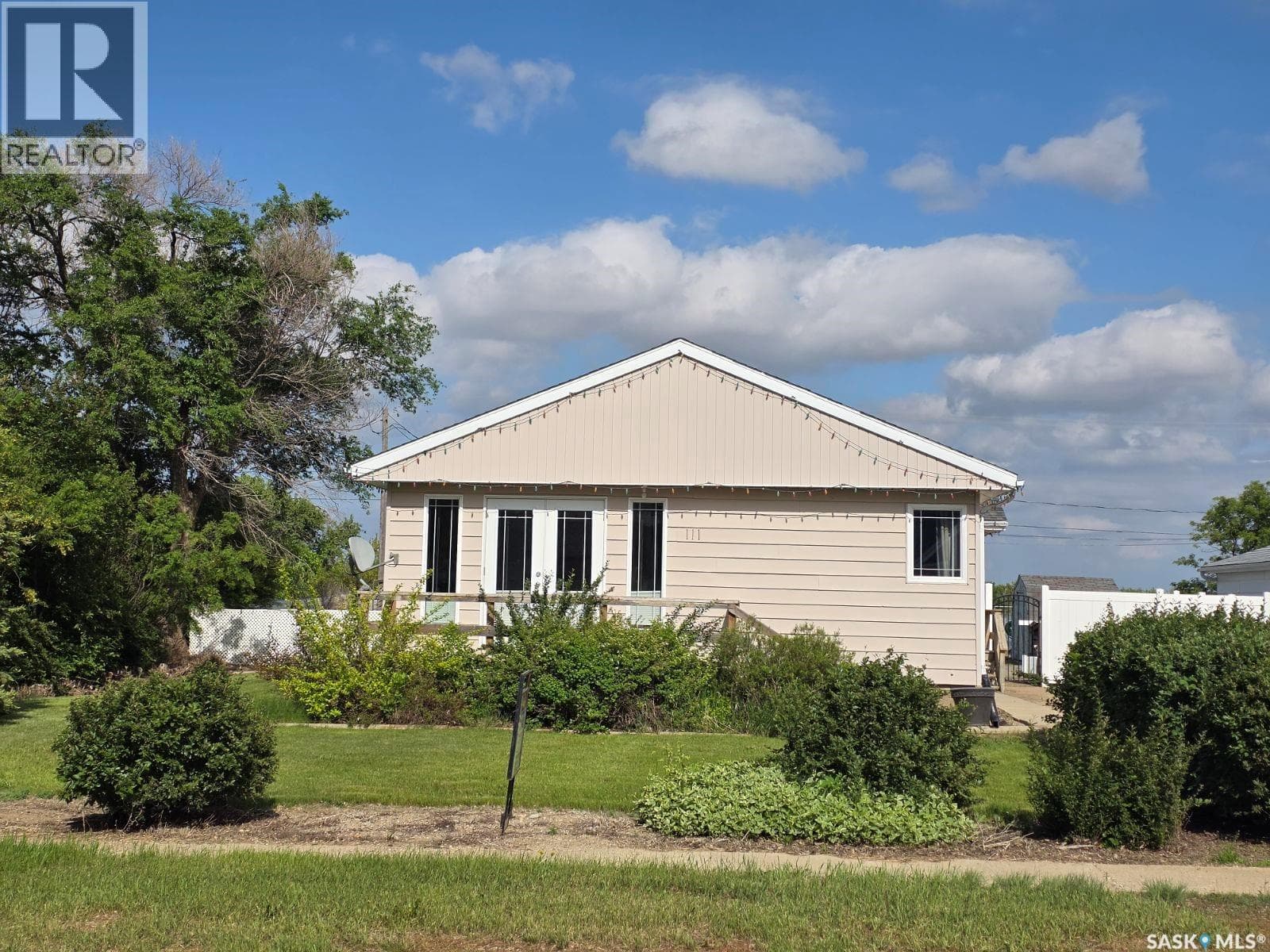 111 4th AVENUE N