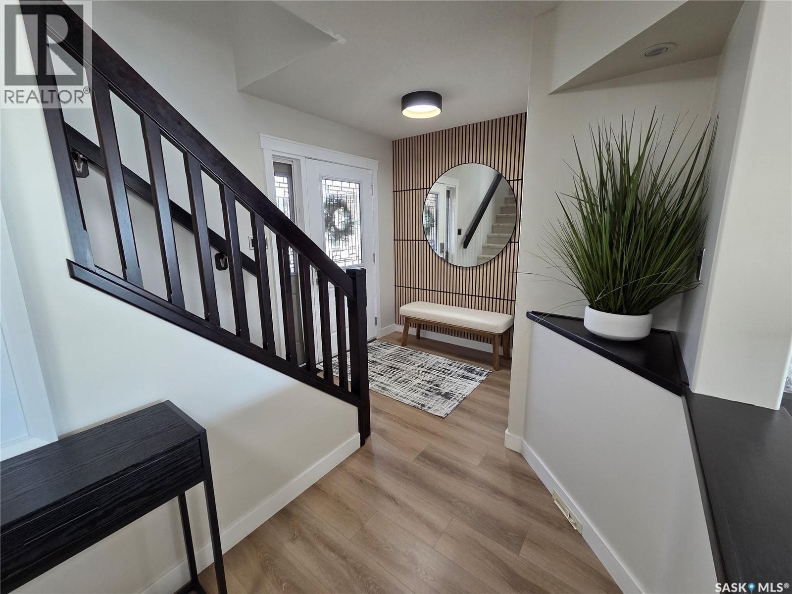 4606 Shumiatcher CRESCENT — photo 3