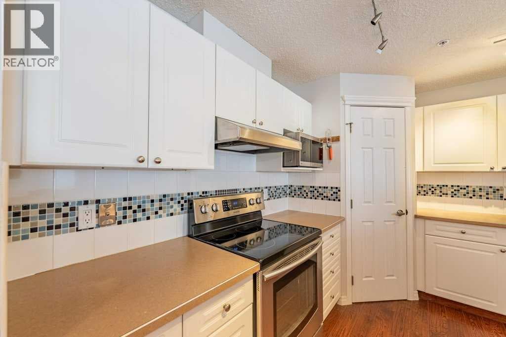 3, 2212 34 Avenue SW — photo 4