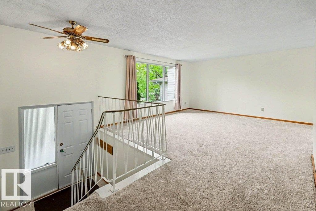 23 ALLISON PL — photo 4