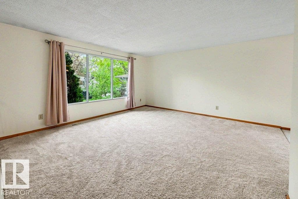 23 ALLISON PL — photo 5