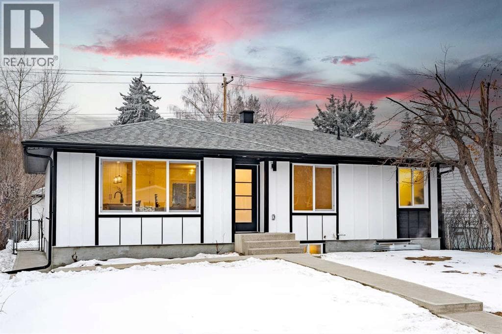 451 Arlington Drive SE — photo 3