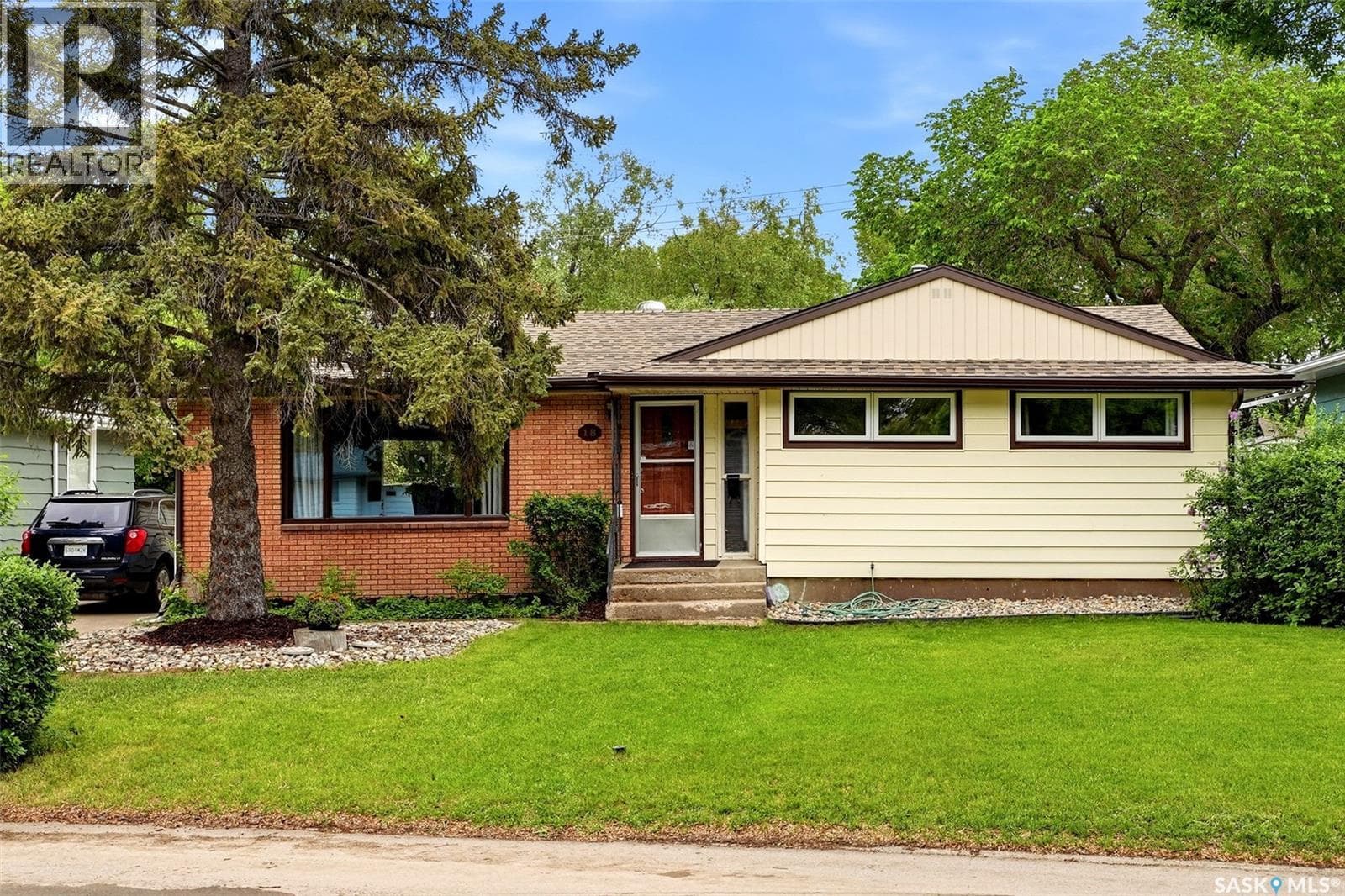 18 BOLE PLACE