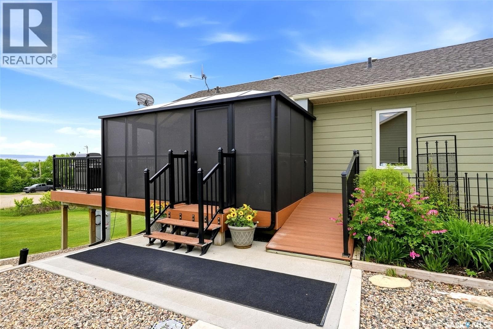 10 Shoreline DRIVE — photo 4