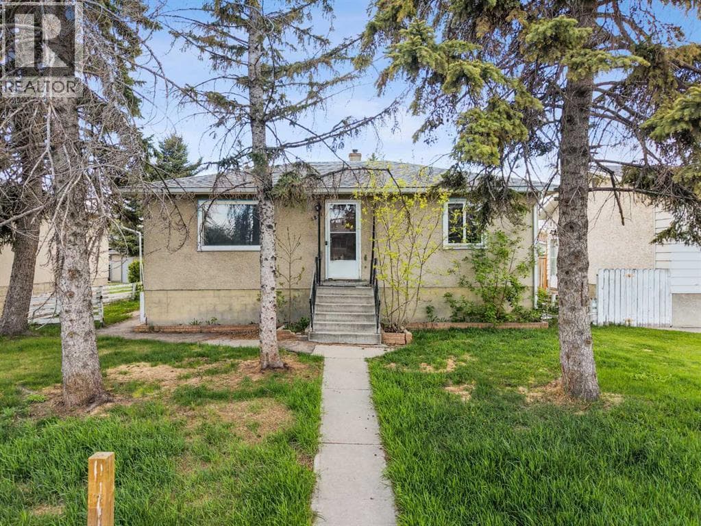 2211 41 Street SE — photo 2