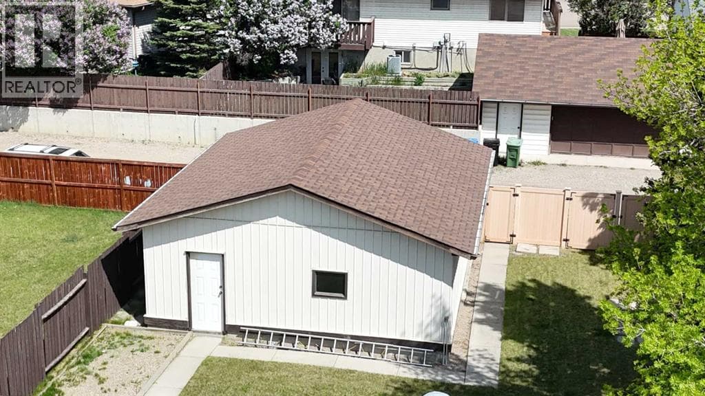 340 Templeton Circle NE — photo 4