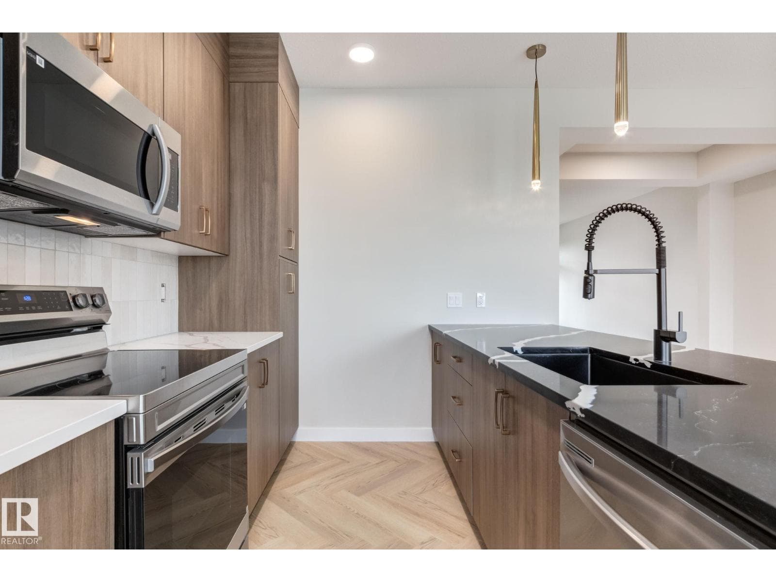 62 Cessy ST — photo 5