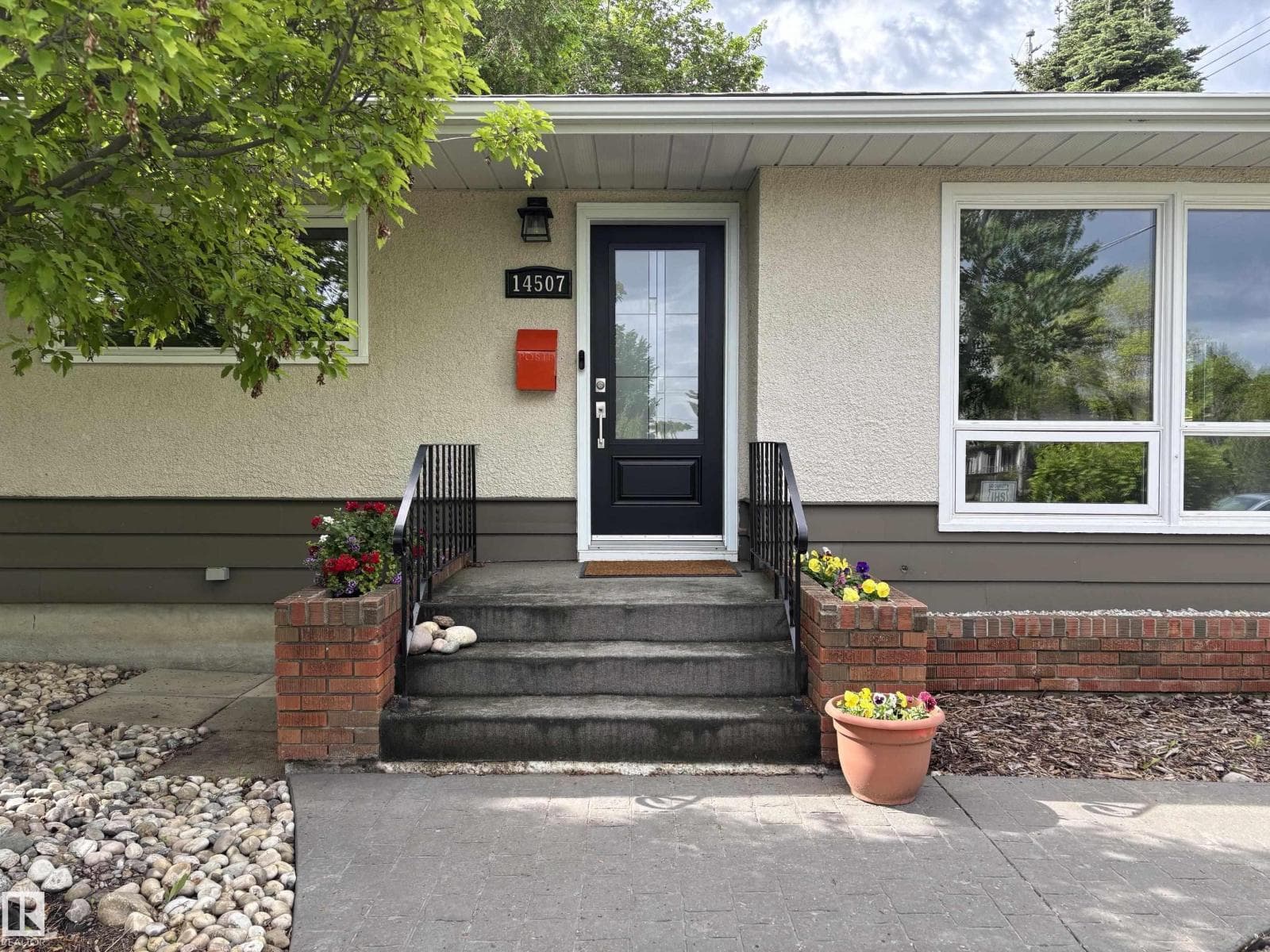 14507 88 AV NW NW