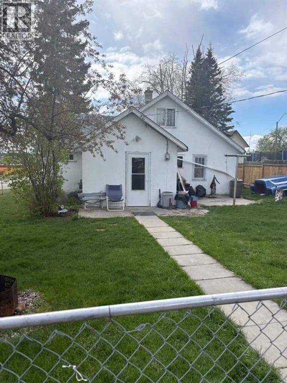 4716 48 Avenue — photo 3