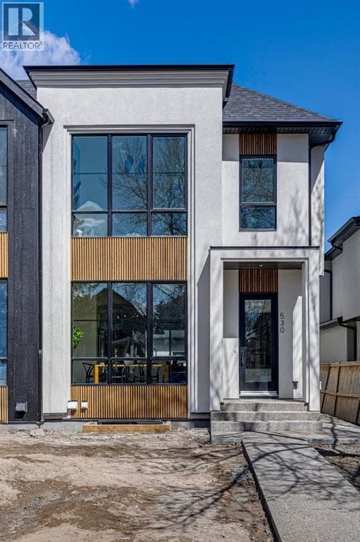 530 51 Avenue SW — photo 2