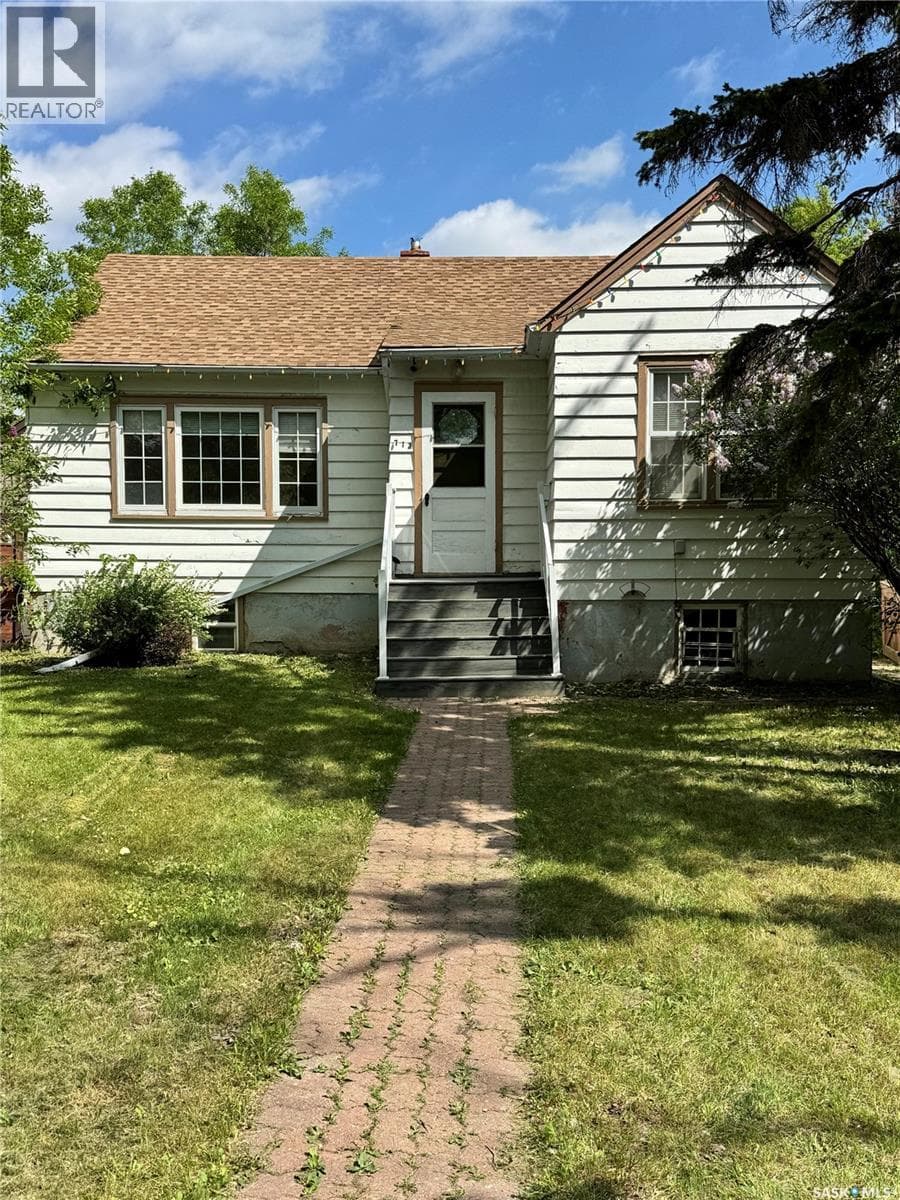 712 Broadway AVENUE